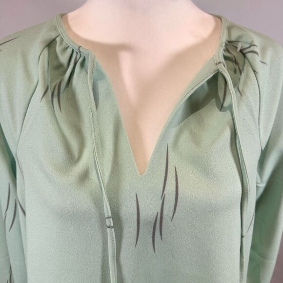 Alfani aqua mint green with wisps of gray long sleeve top size medium NWT - Picture 2 of 7